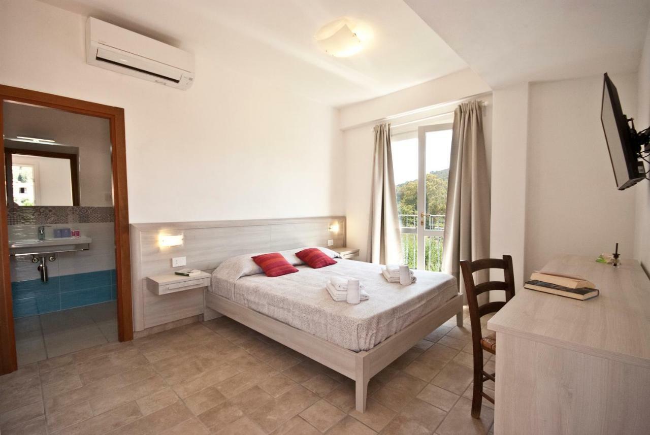 B&B La Casa degli Ulivi Procchio  Esterno foto